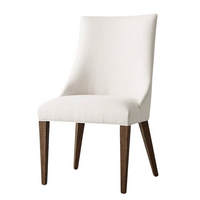 Silla Amalfi con líneas estilizadas y tapizado suave, diseñada para brindar elegancia y confort en comedores y livings. Su respaldo curvado y estructura firme ofrecen comodidad prolongada, convirtiéndola en una pieza clave de estilo contemporáneo y refinado.