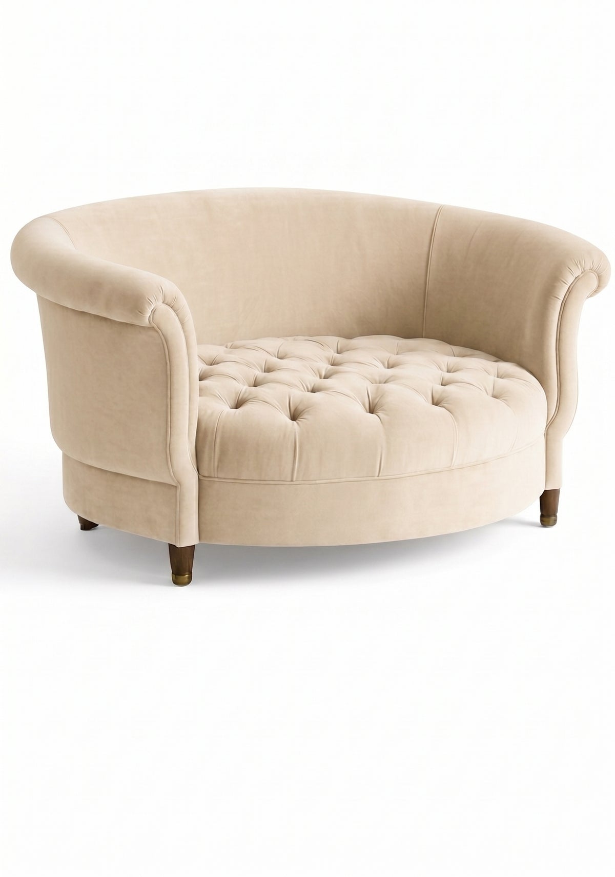 Sillón Brigitte redondo de Tienda de Banquitos tapizado en color vainilla, con respaldo curvo envolvente y asiento capitoné