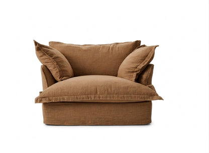Sillón Comfy 1 cuerpo tapizado color habano, diseño envolvente tipo nube con almohadones sueltos — Tienda de Banquitos