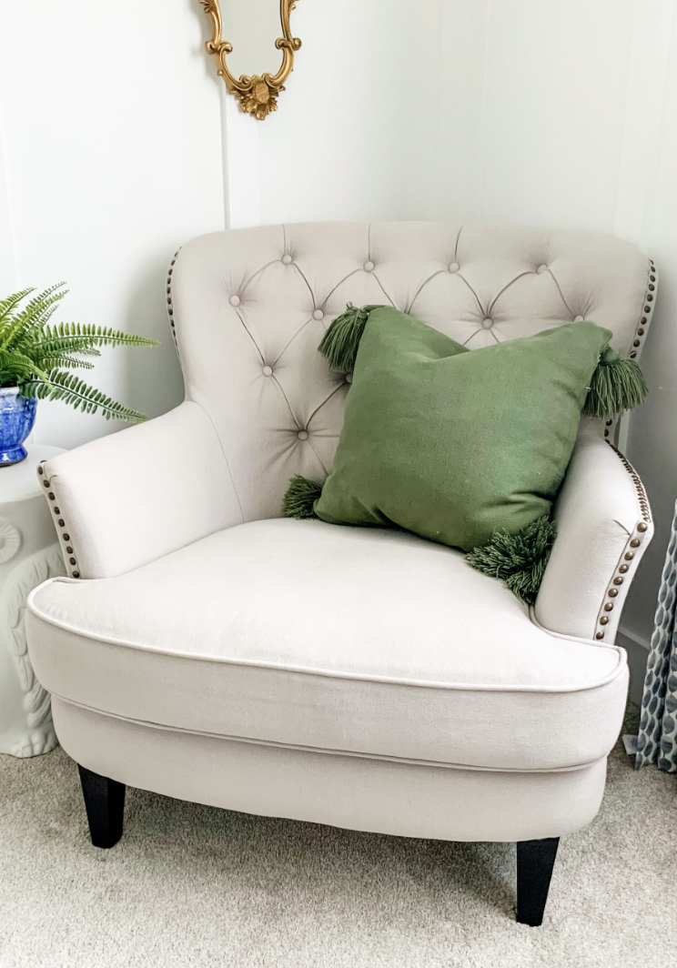 Sillón Esmeralda de Tienda de Banquitos, butaca capitoné a medida con madera maciza y tapizado premium para living de diseño