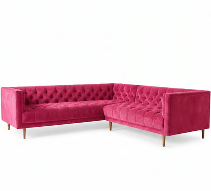 Sillón esquinero Bella Donna en pana antimanchas Chicle, forma en L, respaldo y asiento capitoné, patas de madera