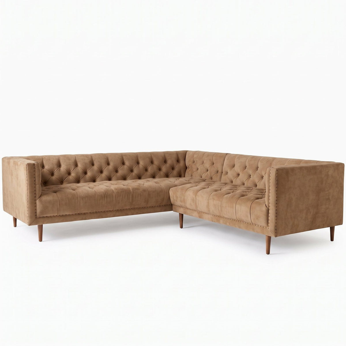 Sillón esquinero Bella Donna en pana antimanchas Gamuza, forma en L, capitoné, borde con tachas y patas de madera