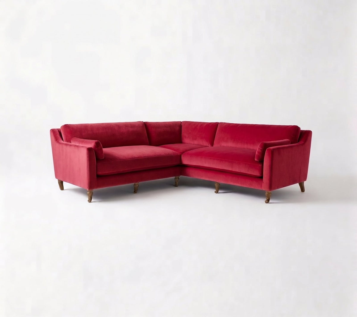 Sillón esquinero Leonelle en pana antimanchas Rojo, forma en L, almohadones y patas torneadas de madera