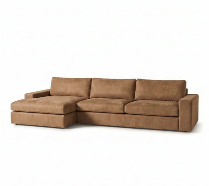 Sillón esquinero Victoria en pana antimanchas color Gamuza, forma en L con chaise, brazos rectos y almohadones grandes