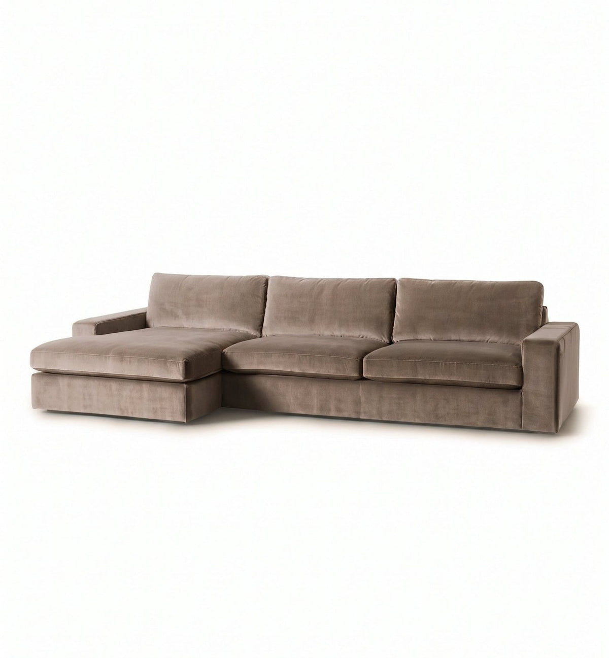 Sillón esquinero Victoria en pana antimanchas color Stone, forma en L con chaise, brazos rectos y almohadones grandes