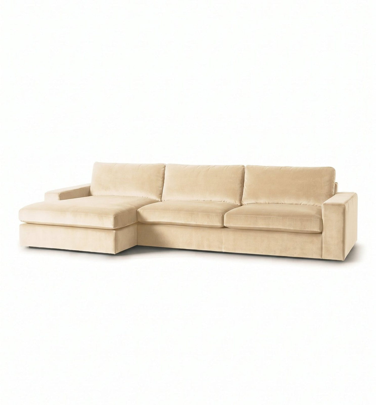 Sillón esquinero Victoria en pana antimanchas Vainilla, forma en L con chaise, brazos rectos y almohadones grandes