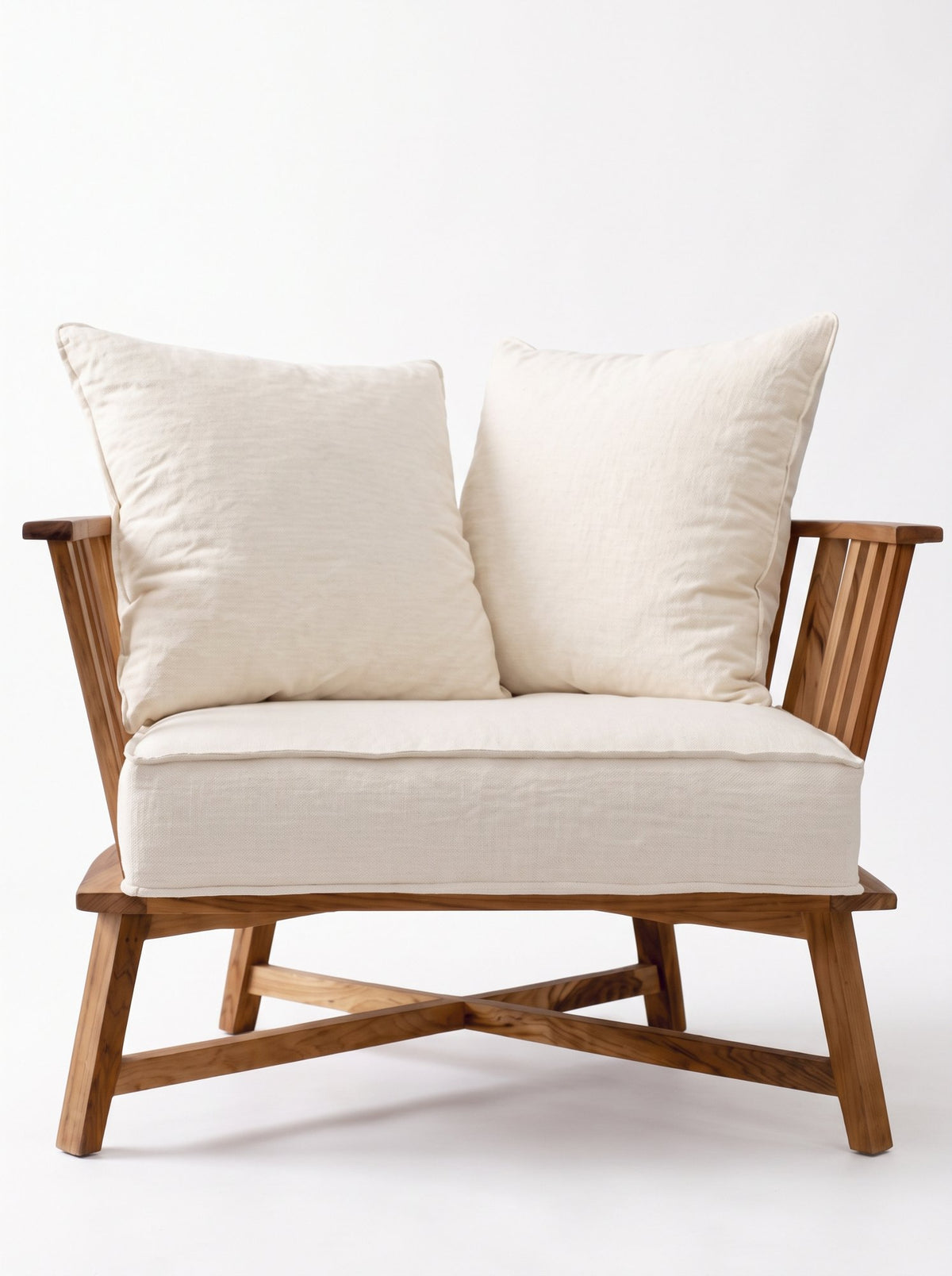 Sillón Gervasoni de un cuerpo con almohadones de tussor Off White y listones de madera clara, imagen ilustrativa