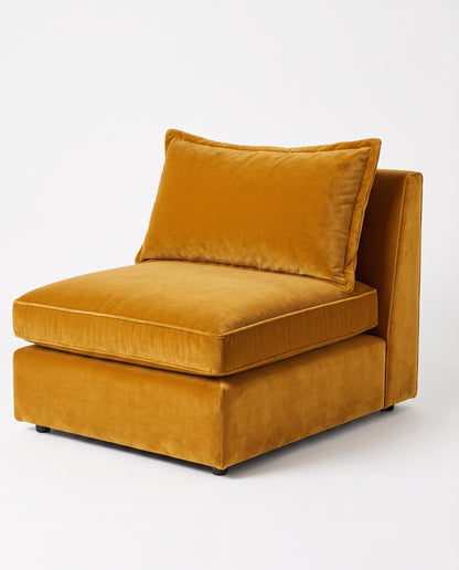 Sillón Thomas de un cuerpo en pana antimanchas color oro, sin apoyabrazos, asiento ancho con almohadón de respaldo suelto — Tienda de Banquitos