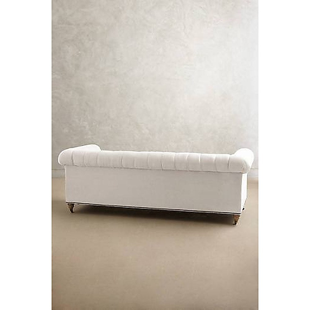 Sofá Chesterfield de 2 o 3 cuerpos color blanco, vista trasera con capitoné en los brazos - Tienda de Banquitos