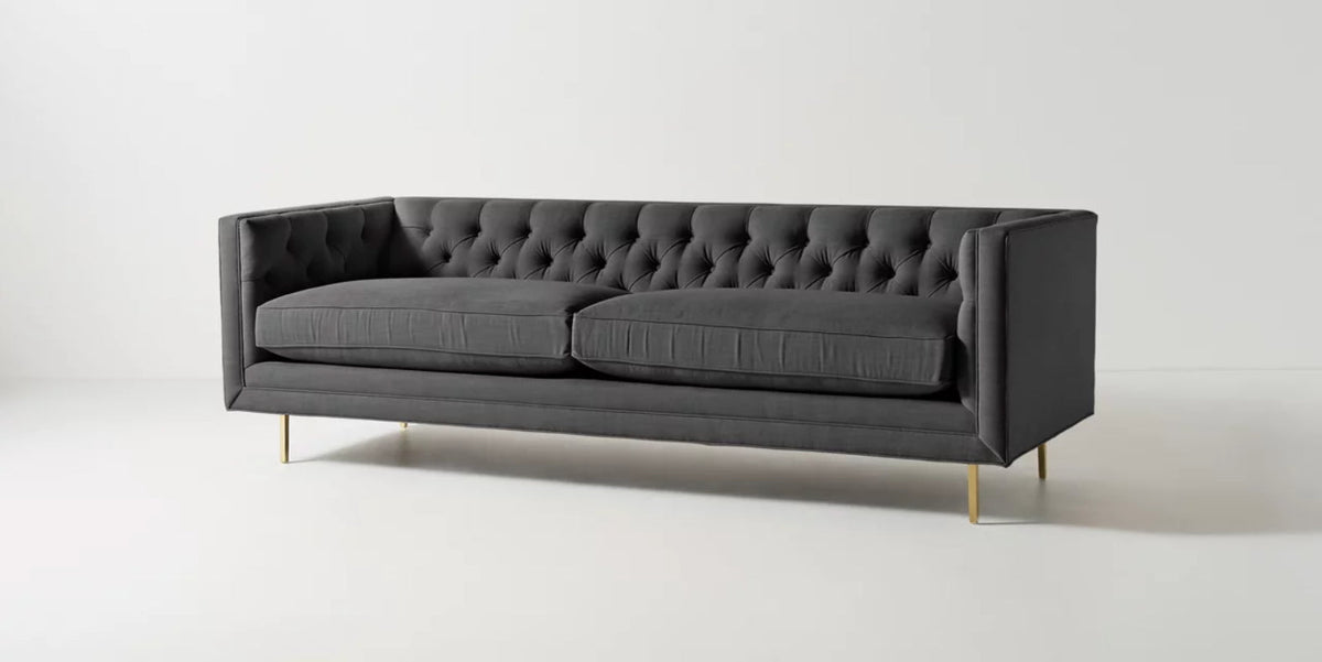 Sofá Dior 2 o 3 cuerpos tapizado en velvet gris con capitoné clásico y patas de metal doradas - Tienda de Banquitos