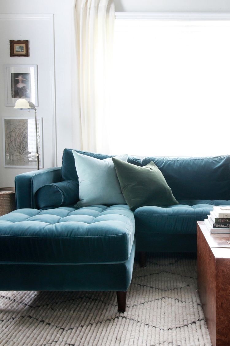 Sofá esquinero teal velvet con chaise longue para living - diseño Argentina
