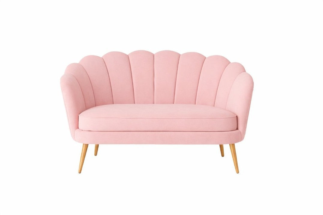 Sofá Florencia de dos cuerpos en pana rosa pastel, respaldo acanalado en pétalos y patas con terminación dorada - Tienda de Banquitos