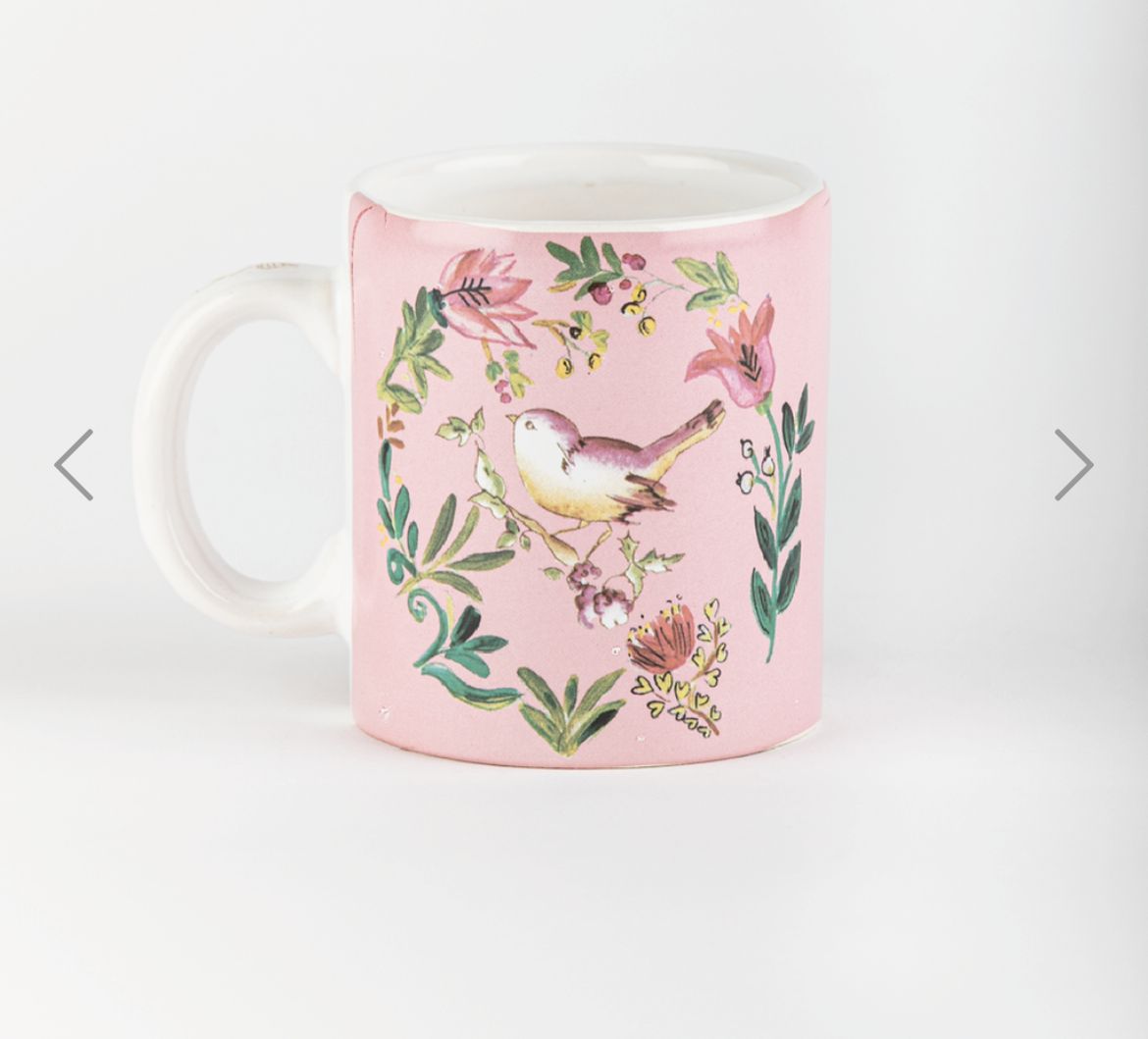 Taza Elsata pajarito blanco en uso - apta lavavajillas y microondas