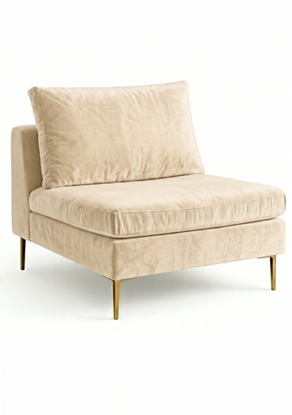 Sillón Edlyn premium en color vainilla, sin apoyabrazos, estructura de madera maciza y patas de aluminio dorado – Tienda de Banquitos