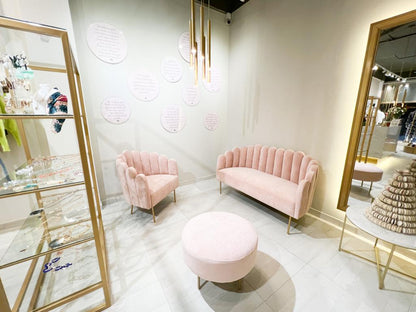 Ambientación local de ropa sillones para local de indumentaria sillon de flor sillones a medida sillon para ambientar en rosa puff a medida redondo sillon individual sillon con vainillas