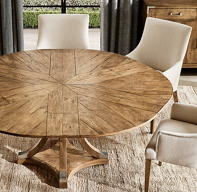 Sillas de comedor con apoyabrazos en pana antimancha importada color crema con patas de madera lustre roble claro 