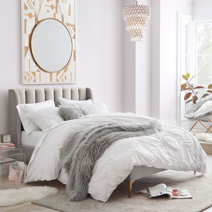 Respaldo con orejas Alpes con paneles verticales. Diseño moderno y elegante. Ideal para cuartos sofisticados.