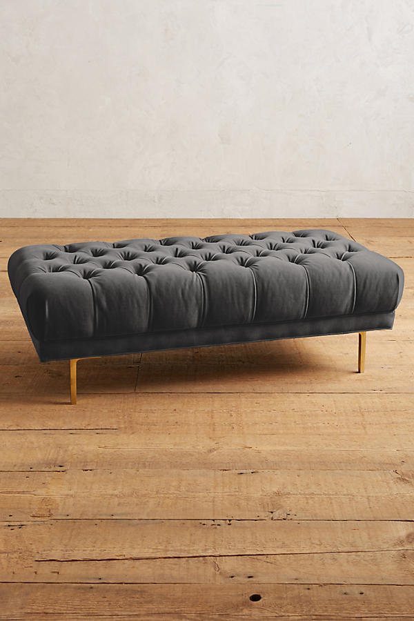 Banqueta Pie de Cama Reina Sofía gris con capitoné y patas doradas