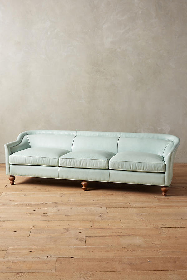Sofá Grand Sofa tapizado en color celeste, estilo vintage - Tienda de Banquitos