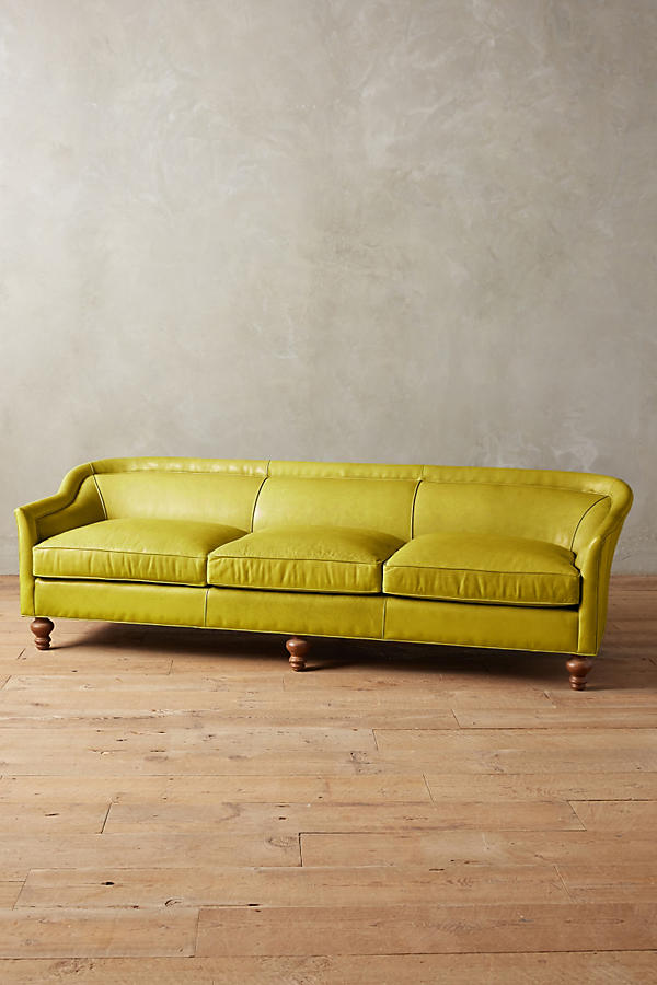 Sofá Grand Sofa tapizado en color mostaza, estilo vintage - Tienda de Banquitos