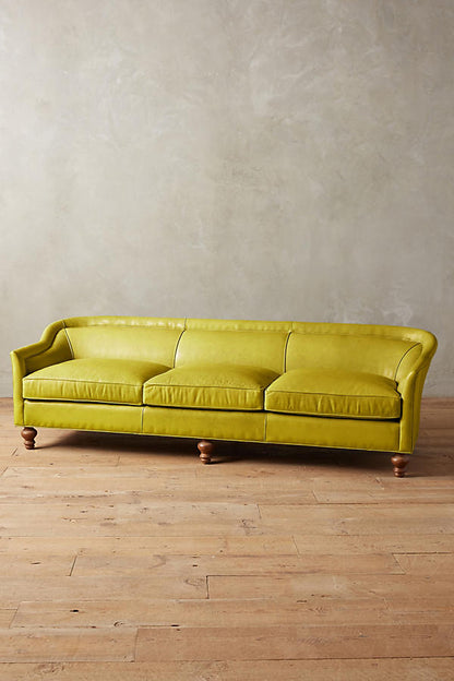Sofá Grand Sofa tapizado en color mostaza, estilo vintage - Tienda de Banquitos