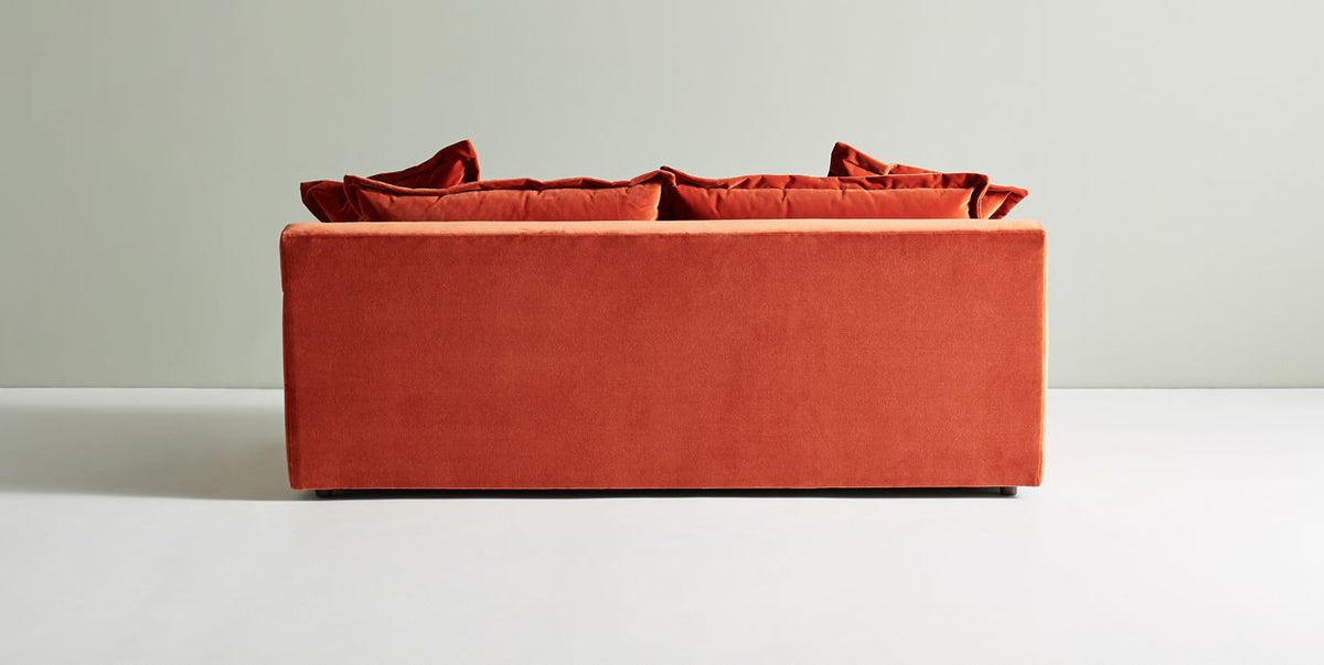 Sofá Thomas de 2 o 3 cuerpos color terracota, vista posterior con los almohadones - Tienda de Banquitos
